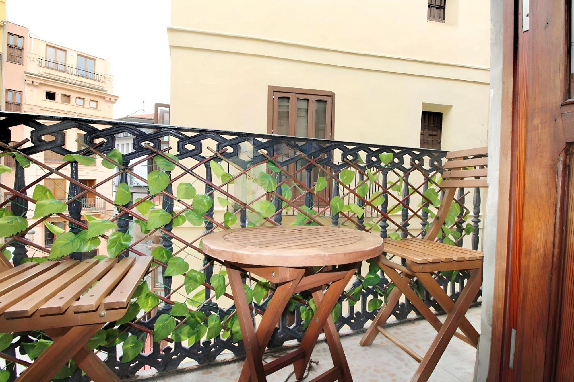 Apartamento Reformado Cerca De La Plaza Redonda Valencia Exterior foto